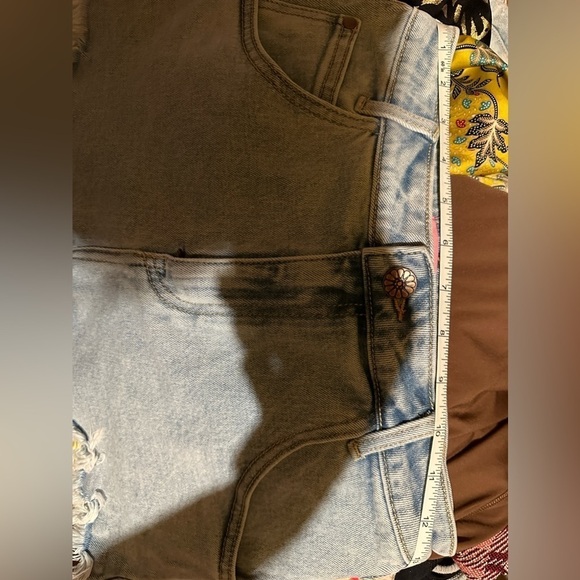 Dolls Kill sugar Thrillz Outta Sight Distressed Denim Shorts medium - Picture 4 of 5